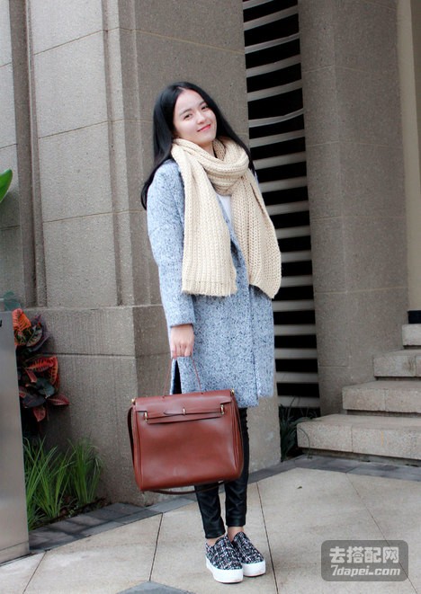 气质呢大衣+遮pp搭配 做个温婉优雅女人