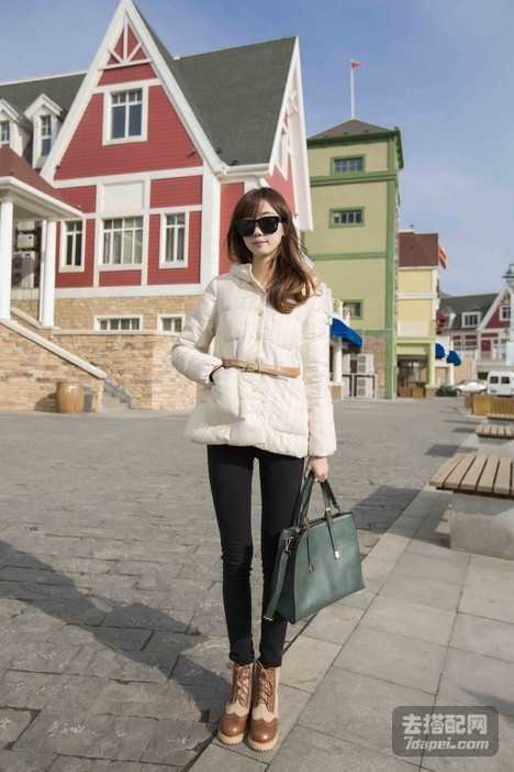 棉服or羽绒服+遮pp 拒绝臃肿 休闲范中增添气质味