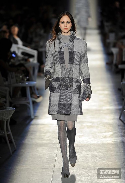 冬季+英伦风格子大衣 盘点香奈儿的气质范~