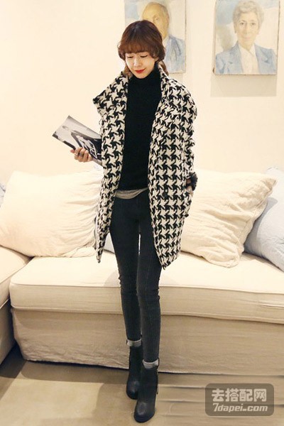 冬季格纹大衣+打底裤  凸出英伦风文艺气质来 
