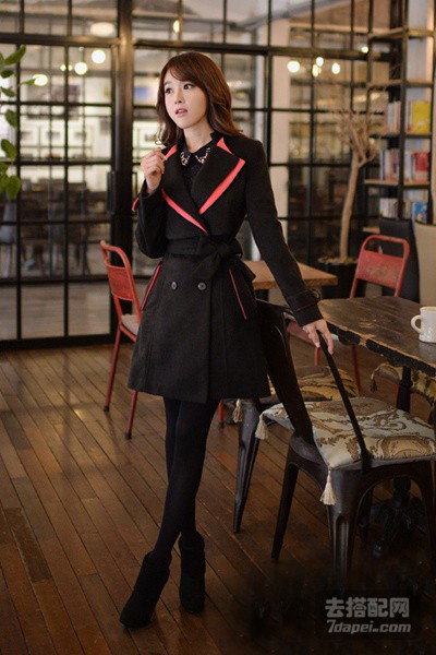 冬季+修身毛呢大衣 摆脱臃肿尽显甜美清纯