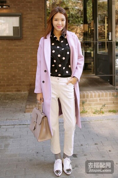 冬季+气质呢大衣+甜美  偶尔装一把嫩少女~