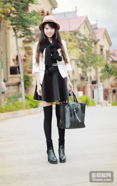 秋季优雅与气质并存 极致展现曼妙身姿