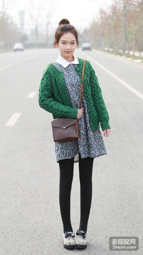 秋季连衣裙搭出细长腿 展露你美丽的身材曲线