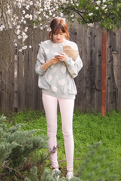 春天+卫衣+牛仔裤 青春无敌减龄扮嫩