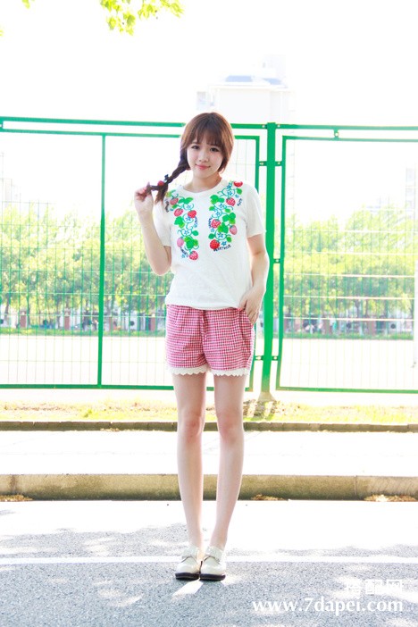 夏季+短裤+显高 给人一种轻松利落感