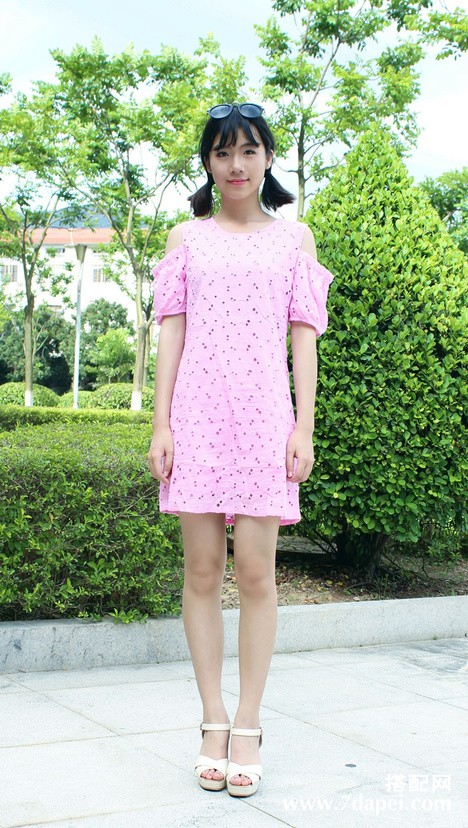 夏天+连衣裙+减龄 很随性很显瘦，充满活力