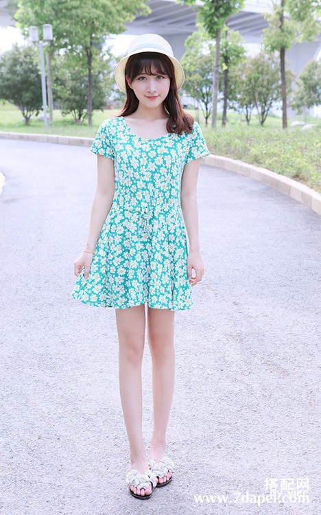 夏天+连衣裙+乖巧 淑女中透着几分俏皮