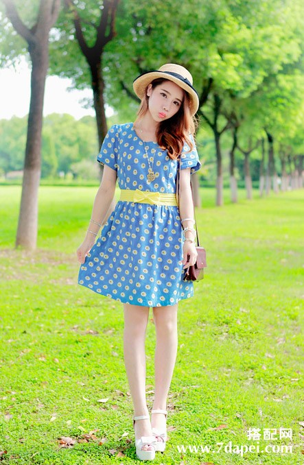夏天+连衣裙+优雅 去约会去派对也不失时尚