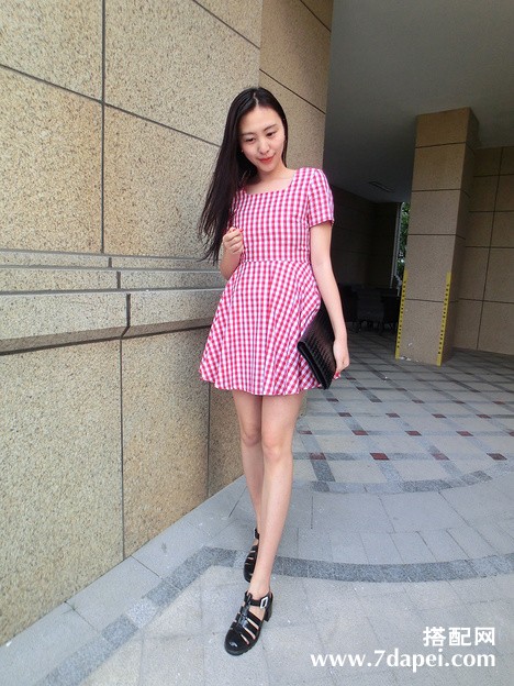 夏天+小清新+高挑 展现女人的优雅魅力