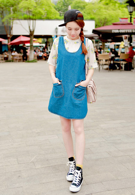春天+牛仔裙+甜美 穿出小清新的文艺少女气质