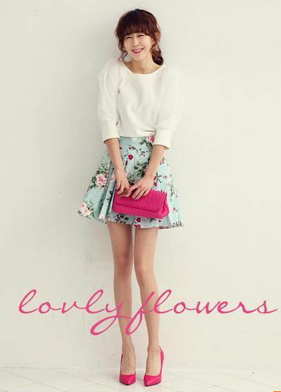 2013韩国美女李孝利示范 气质+小清新+显瘦搭 受追捧~