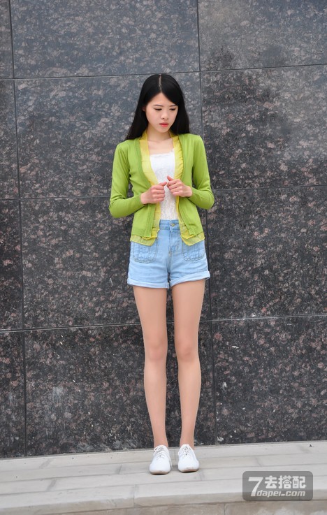 初夏+短裤+显瘦 打造黄金身材从细长腿开始