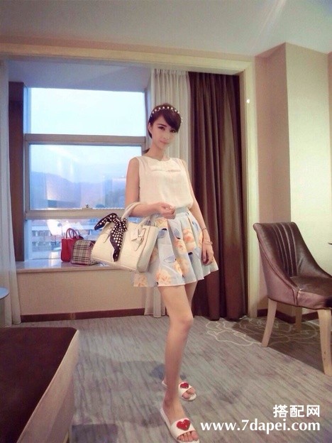 夏季+显瘦+优雅 显得更加美丽动人