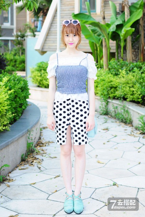 显腰细+甜美搭 初夏带来清新的味道哦~