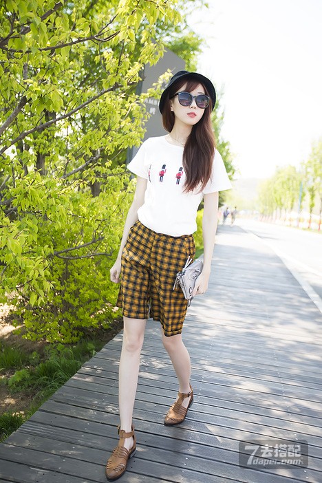 夏天+韩范+短裙 显身段更纤细苗条清爽的甜美