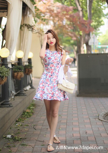 夏天+韩范+气质 优雅迷人连衣裙秀出曼妙身姿