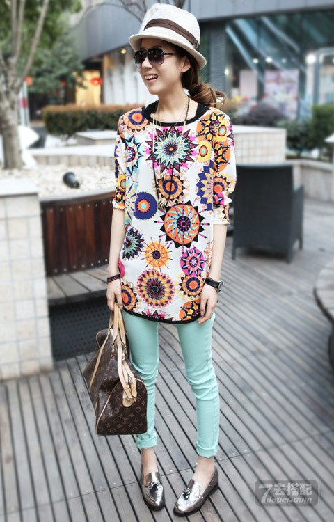 印花雪纺惊艳暖春 复古风走起！