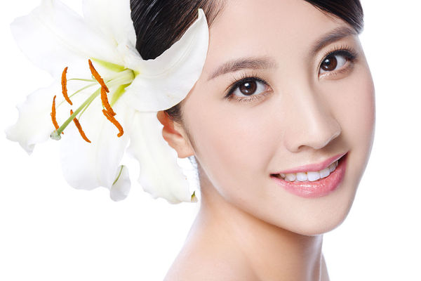 月经量少完后白带增多发黄是什么原因？有过