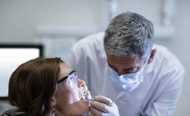 上火牙龈肿痛怎么办?连带着牙齿也疼。