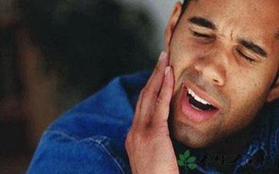 有什么有效的土方法可以医治牙龈肿痛？注意个人卫生