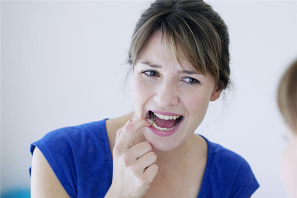 上火牙龈肿痛怎么办?多吃这4种食物 帮助你完全消除疼痛的感觉