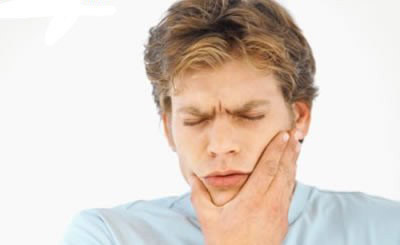 牙龈肿痛怎么办 4招帮你来解决 消灭掉牙龈肿痛的妙招。