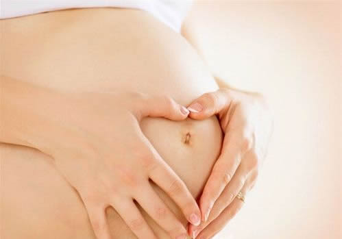 女人顺产侧切全过程（图片） 顺产侧切究竟是怎么一回事呢？