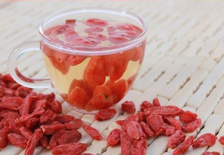 枸杞子泡水喝的功效 枸杞子泡水喝的害处