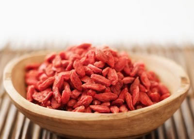 枸杞子泡水喝的功效 枸杞子泡水喝的害处