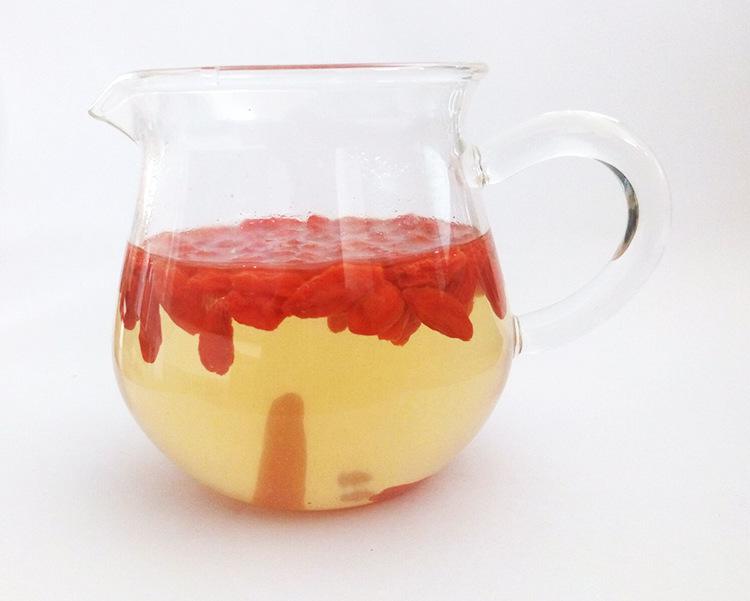 枸杞泡水三大功效 哪些人不能吃枸杞子 