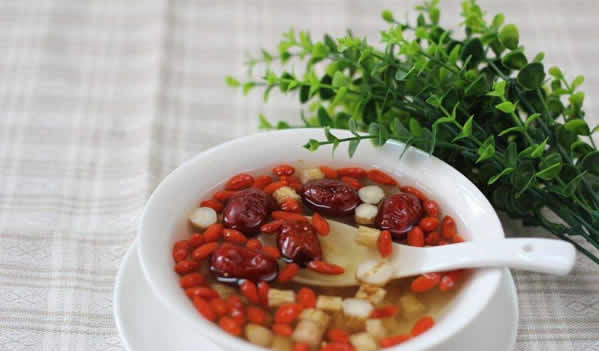 枸杞子的十大作用与功效 及食用注意事项!