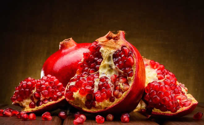石榴的功效与作用及副作用!具体怎么样挑选好石榴