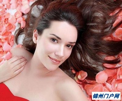 女性长期月经量少是什么原因 要如何调理