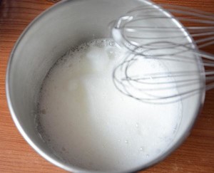 烤箱做蛋糕(戚风蛋糕的做法)