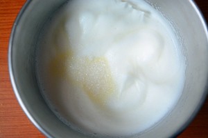 烤箱做蛋糕(戚风蛋糕的做法)