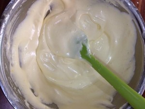 戚风杯子蛋糕^_^不开裂不回缩喔～