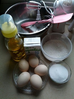 软绵绵戚风纸杯蛋糕