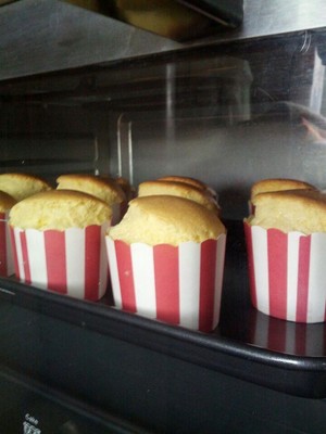 软绵绵戚风纸杯蛋糕