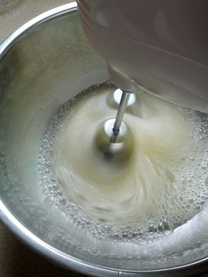 软绵绵戚风纸杯蛋糕