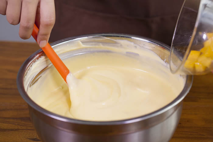 【免烤箱蛋糕】零失败芒果慕斯蛋糕