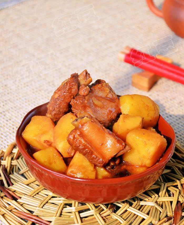 红烧排骨土豆