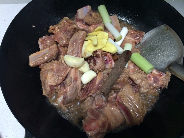 红烧排骨