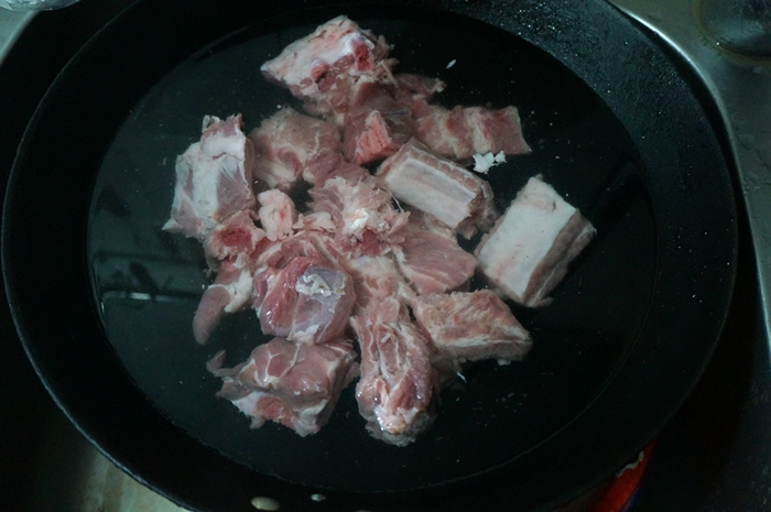 红烧排骨胡萝卜