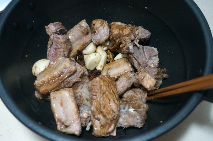 红烧排骨胡萝卜