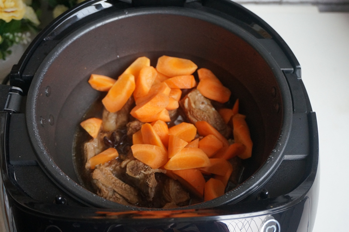 红烧排骨胡萝卜