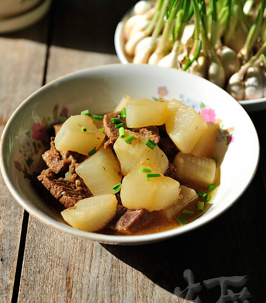 牛肉炖萝卜