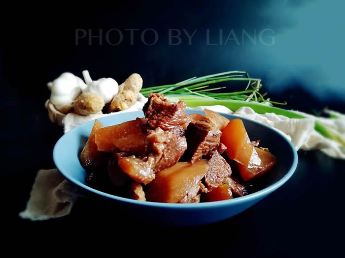 秘制萝卜炖牛肉