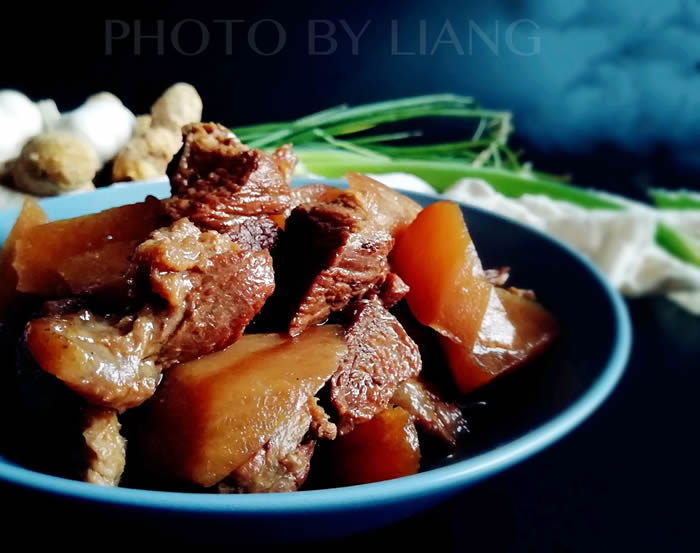 秘制萝卜炖牛肉