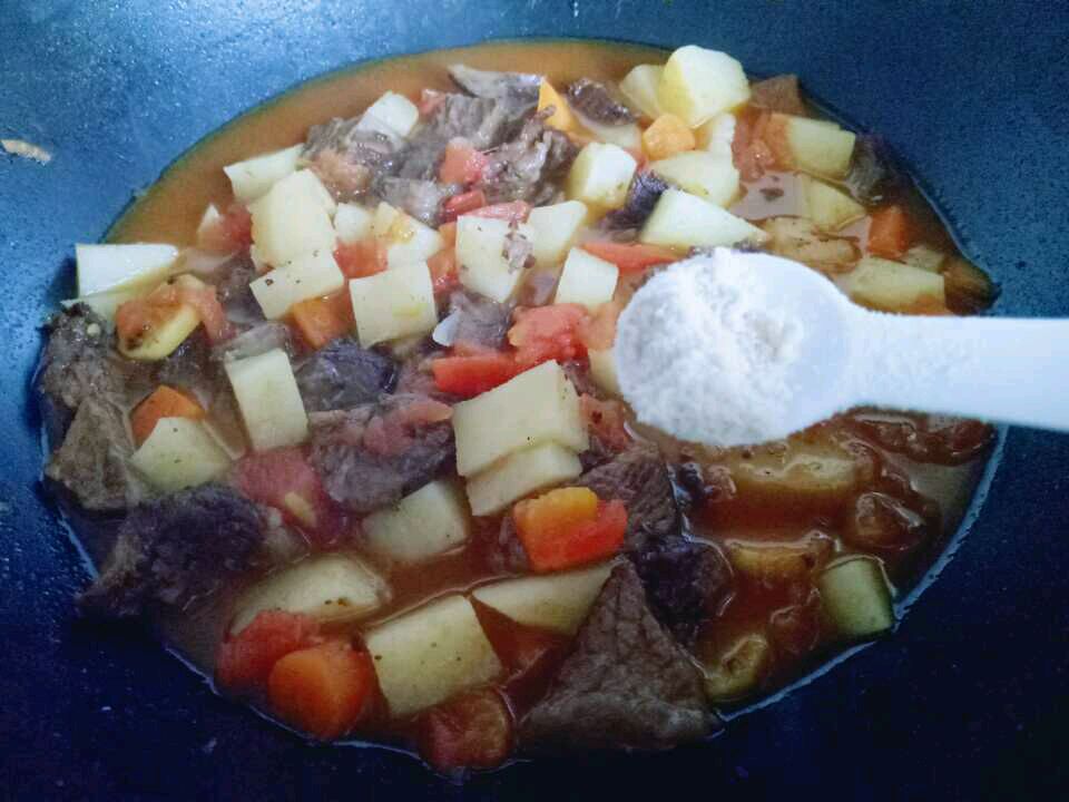 番茄土豆炖牛肉